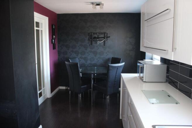 KITCHEN/BREAKFAST ROOM