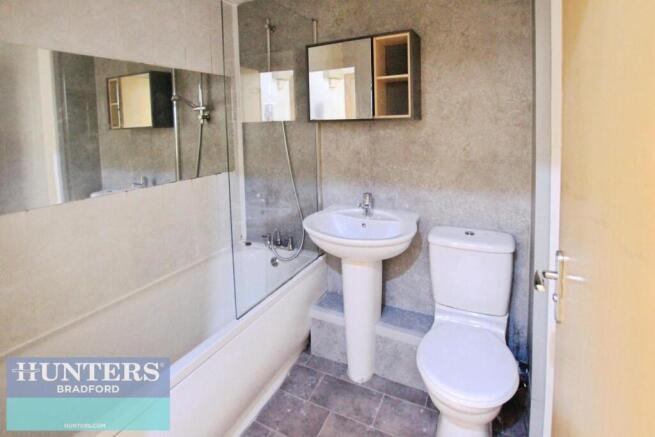 2 bed Flat to rent Image 12