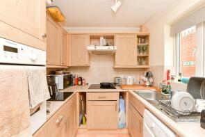 11, Queen Elizabeth Lodge, Laleham Gardens, Margate CT9 3PR