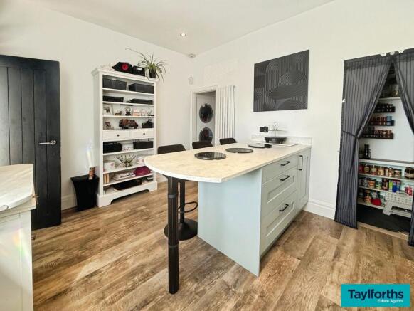 3 bed Terraced for sale Image 5