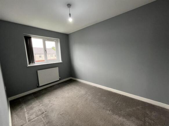 3 bed Semi-Detached to rent Image 9