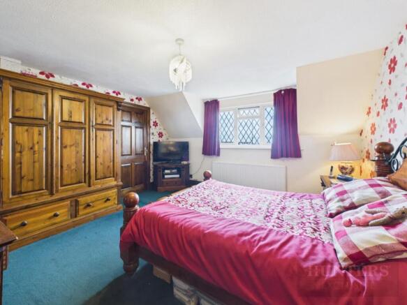 4 bed Detached for sale Image 11
