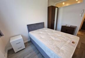 27, Beaufort Avenue, Harrow HA3 8PF