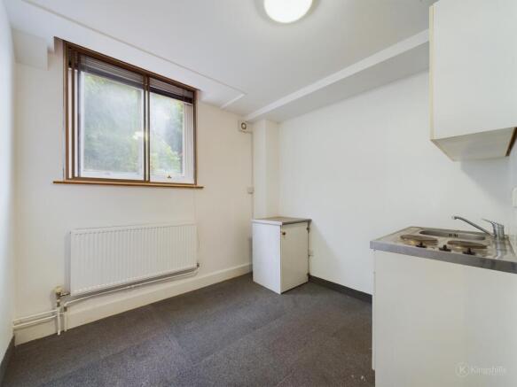 CAM02136G0-PR0232-STILL001