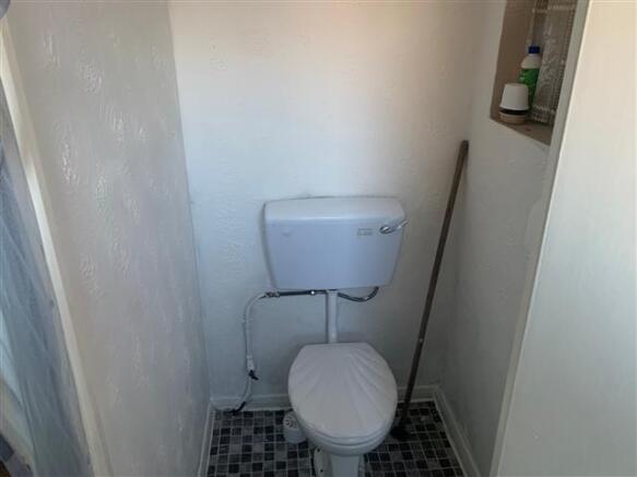 2 bed House to rent Image 7