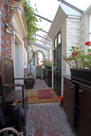 Photo 8