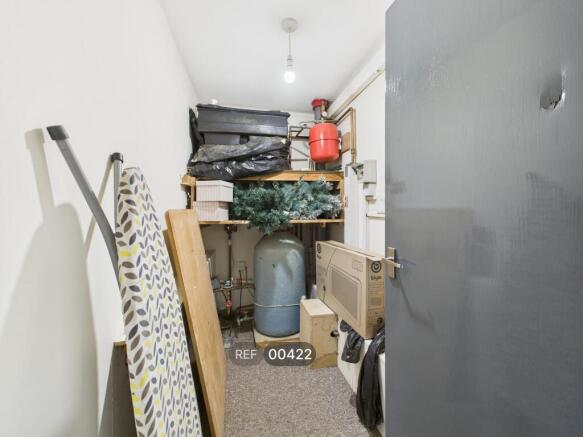 2 bed Apartment to rent Image 12