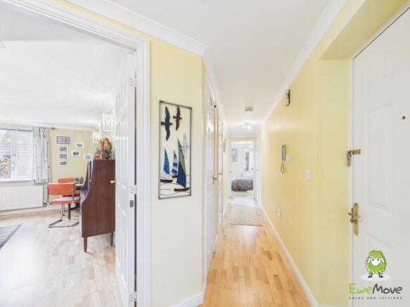 EweMove Estate Agents Basingstoke -Hallway