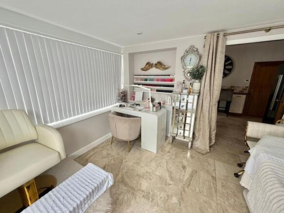 3 bed Semi-Detached for sale Image 6