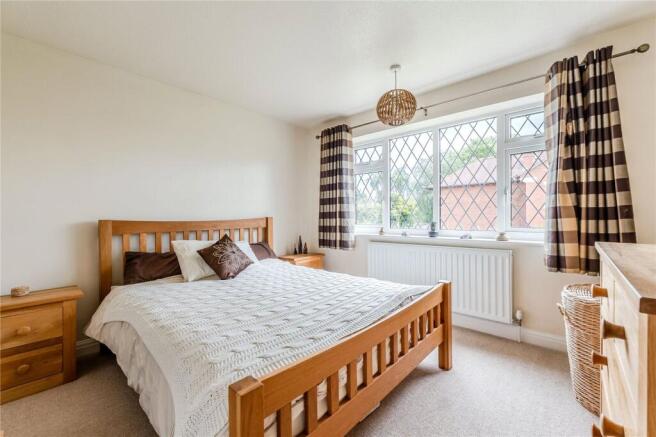 4 bed Detached for sale Image 9