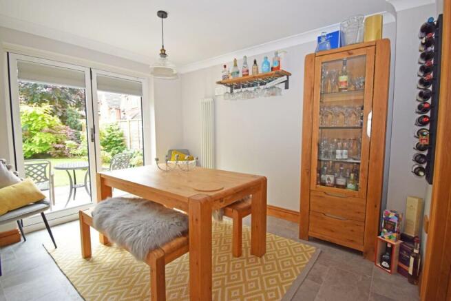 32 Pear Tree Way, dining a.jpg
