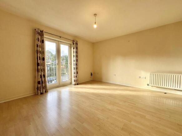 2 bed Apartment to rent Image 7