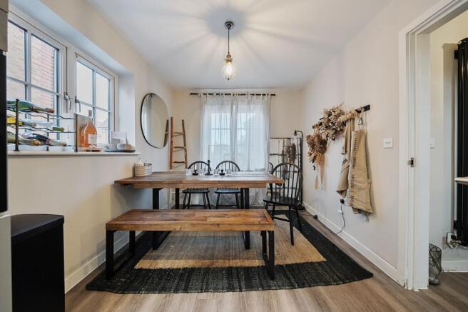 Kitchen/Dining Room (2)