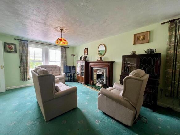 Livingroom (2)
