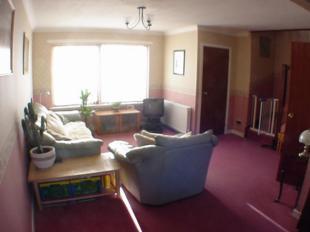 Lounge/Dining
