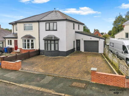 Dyneley Avenue, Burnley, BB10 4JD