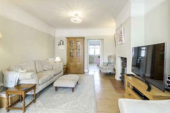 Lounge/Dining Room