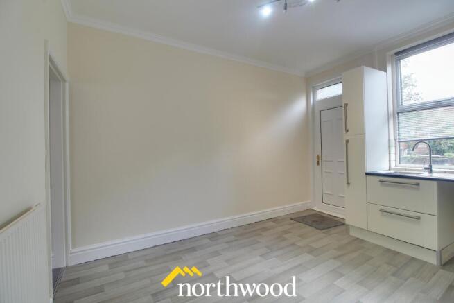 2 bed Terraced to rent Image 10
