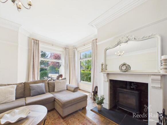 5 bed Semi-Detached for sale Image 5