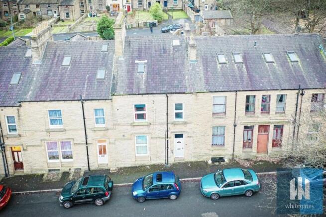 4 bed Apartment to rent Image 12