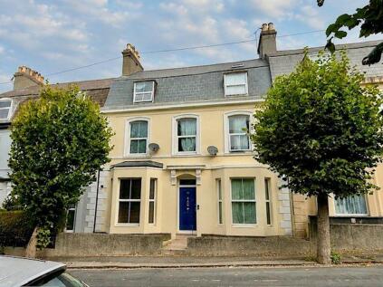Seaton Avenue, Mutley, Plymouth. Stylish Ground Floor Flat moments From Mutley Plain, Ideal First Buy or Investment