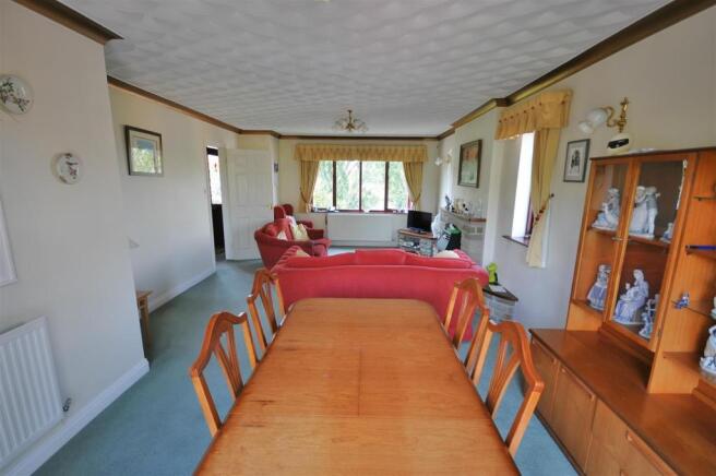 Lounge / Dining room