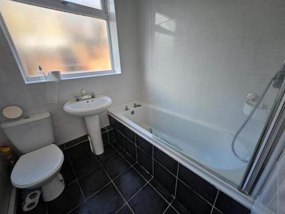 3 bed Terraced for sale Image 5
