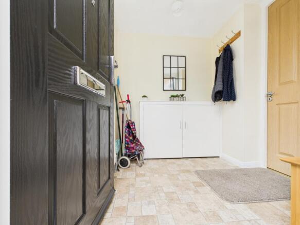 CAM03729G0-PR0183-STILL020