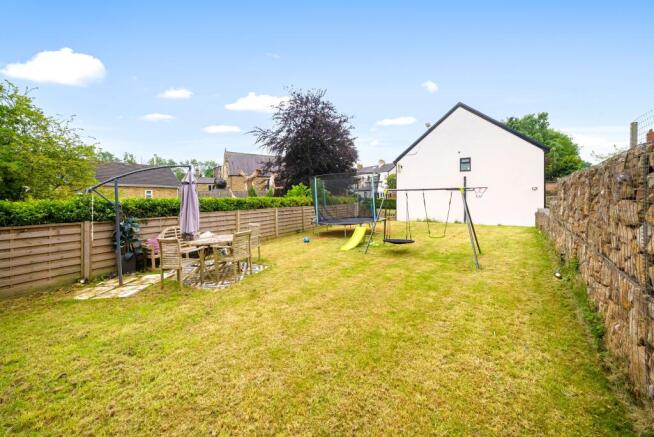 7 bed Detached for sale Image 5
