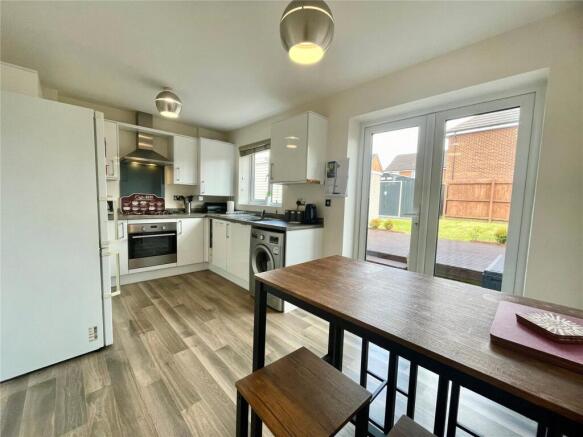 Goldfinch Drive, Clifton, Preston, PR4 photo 3