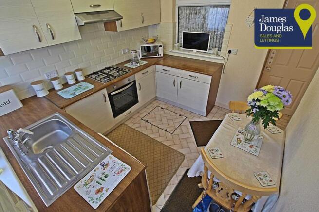 Kitchen 5.JPG