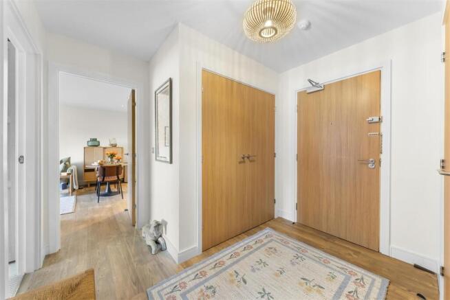 2 bed Apartment for sale Image 8