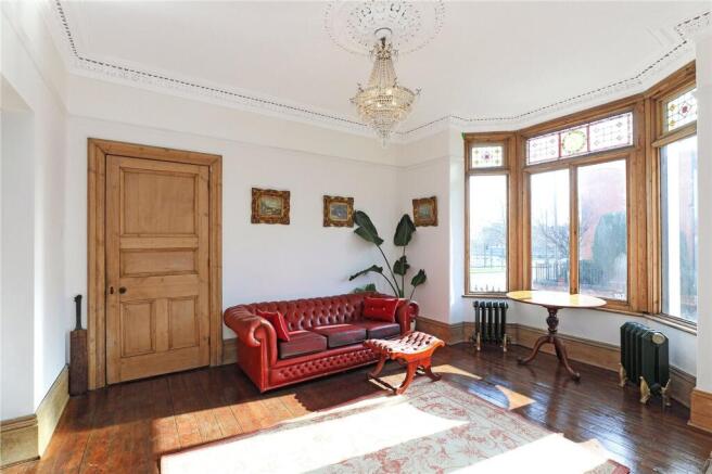 4 bed Detached for sale Image 7