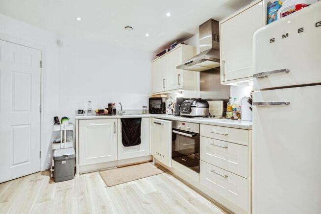 1 bed Flat for sale Image 5