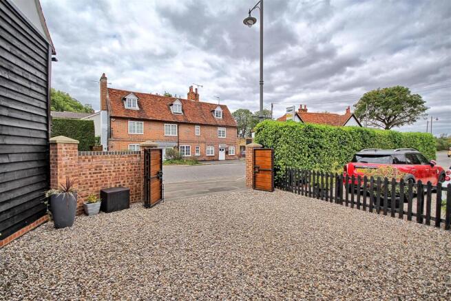 GATED DRIVEWAY