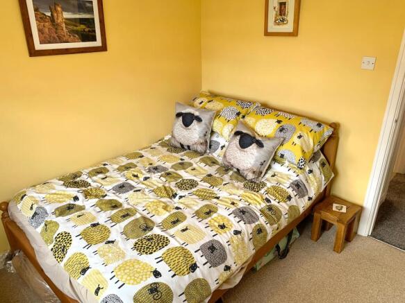3 bed Semi-Detached Bungalow for sale Image 11
