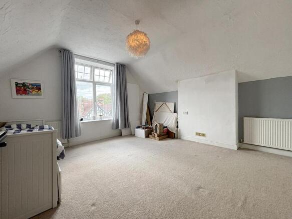 6 bed House to rent Image 12