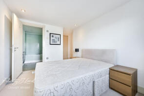 Flat 38, 3 Nova Building, Newton Place, London E14 3TT