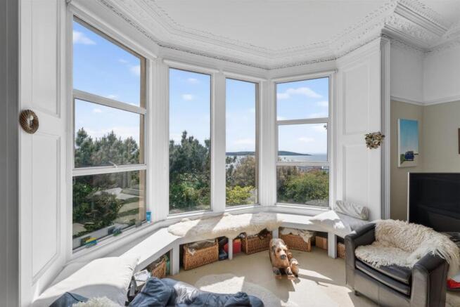 Living Room Bay.jpg