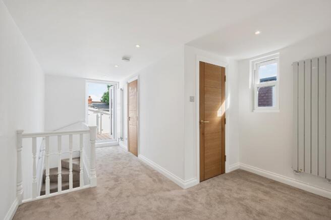 Kingston Road, Wimbledon Chase, London, SW20 8JS photo 4