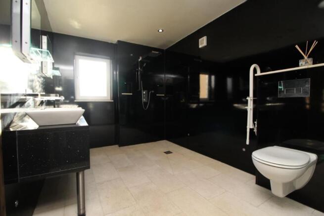WET ROOM/W.C.