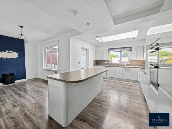 3 bed Semi-Detached for sale Image 4