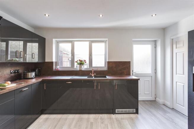 Contemporary Dining Kitchen