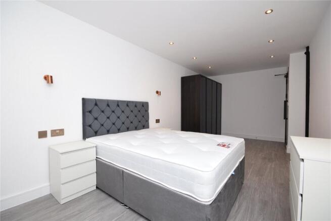 1 bed Apartment to rent Image 6
