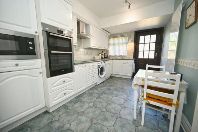 3 bed Semi-Detached for sale Image 8