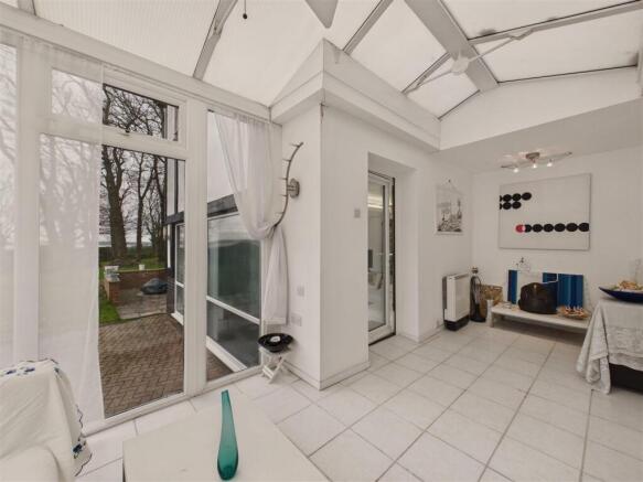 4 bed Detached for sale Image 12