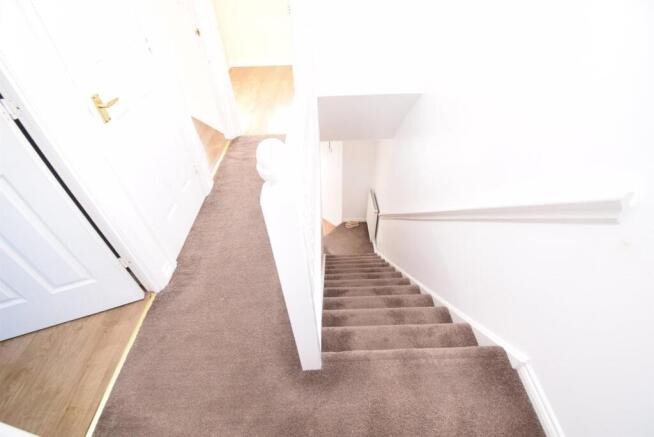 3 bed Semi-Detached to rent Image 9