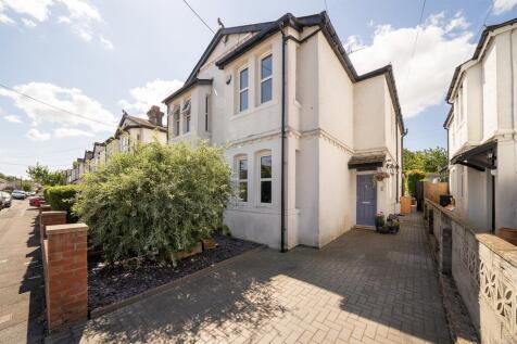 Greenfield Avenue, Dinas Powys, Vale of Glam. CF64 4BW