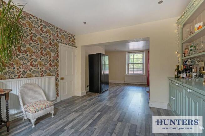5 bed Semi-Detached for sale Image 4