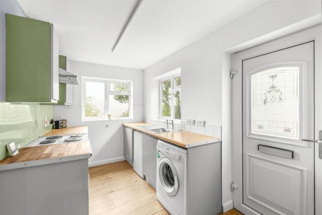 70b Totteridge Road, HP13 6EX-7.jpg